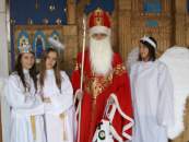 �w. Miko��j i jego asysta.