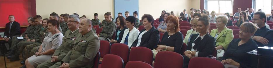 Certyfikatry dla absolwent�w klasy Stra�y Granicznej - 25.06.2015 r.