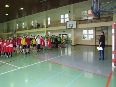 Zbi�rka dru�yn.