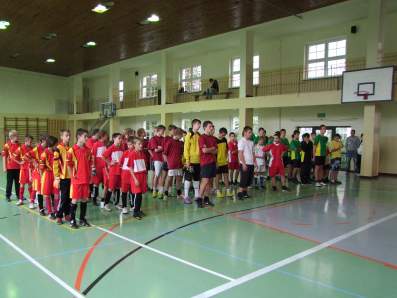Zbi�rka dru�yn.